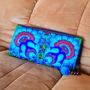 NEW Embroidered Boho Wallet Organizer Zip Around Card Holder Multicolor Flowers